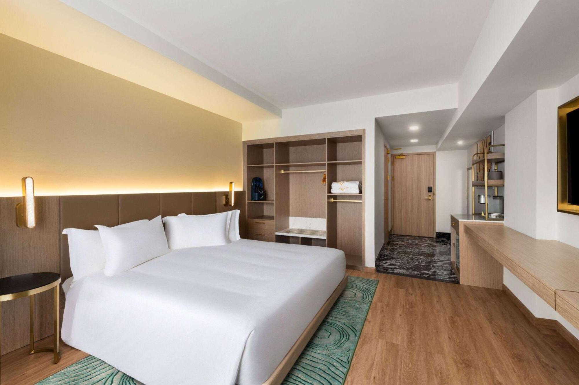 Dolce By Wyndham Hollywood
