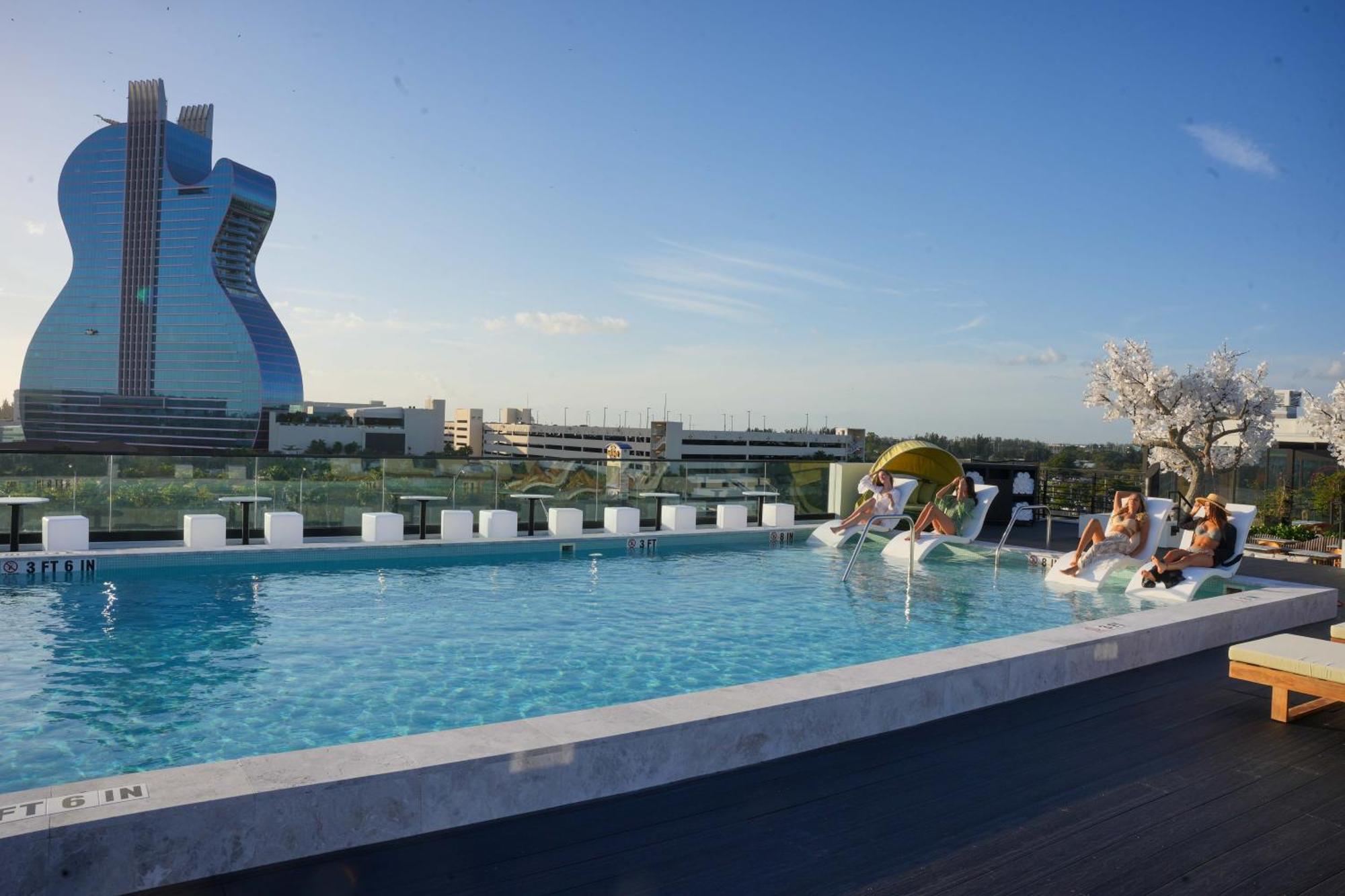 Hotel Dolce By Wyndham Hollywood